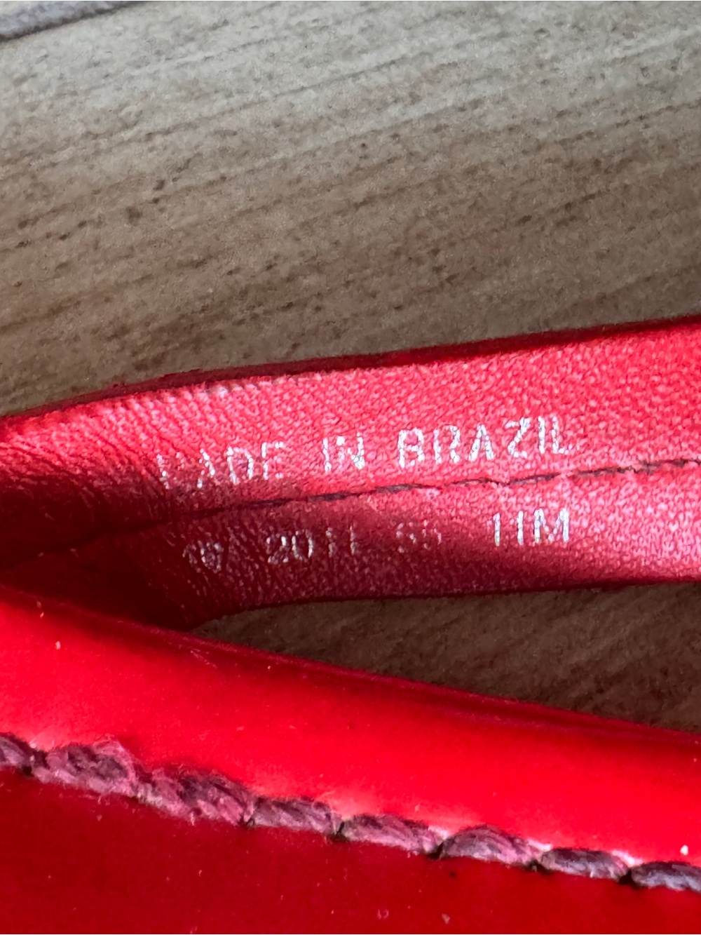 Tory Burch Red Patent Logo Thong Sandals - Picture 6 of 6